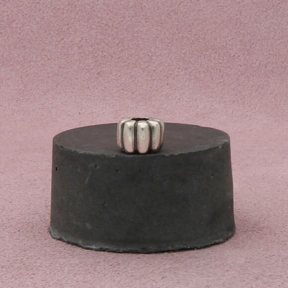 pandora sterling silver ribbed clip charm - Picture 1 of 3